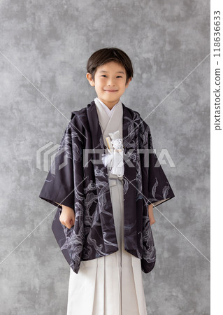 穿著和服的 5 歲男孩 穿著和服的 5 歲男孩 118636633