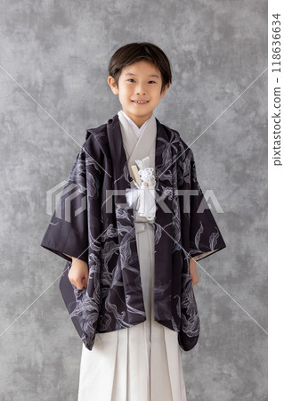 穿著和服的 5 歲男孩 穿著和服的 5 歲男孩 118636634