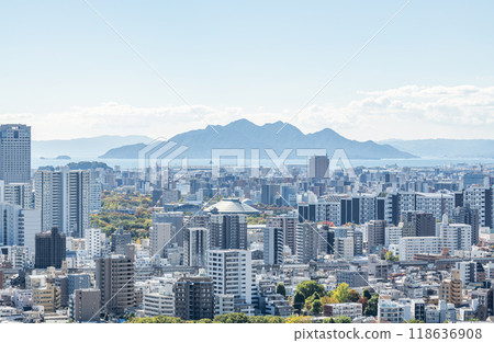 廣島縣廣島市 - 廣島市陽光明媚的城市景觀 118636908