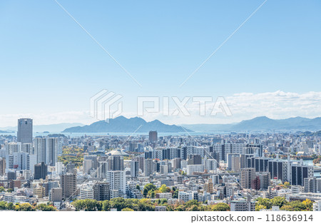 廣島縣廣島市,廣島陽光明媚的城市景觀(宮島方向) 廣島縣廣島市,廣島陽光明媚的城市景觀(宮島方向) 118636914