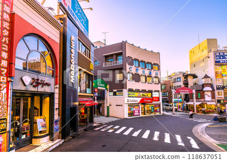 日本橫濱城市景觀，九月。東急電鐵日吉站普通街及日吉中央街景觀 118637051