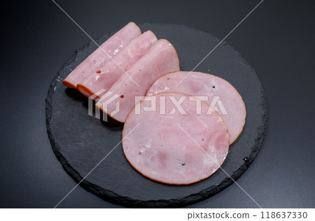 Smoked roast ham is useful for a variety of dishes 118637330