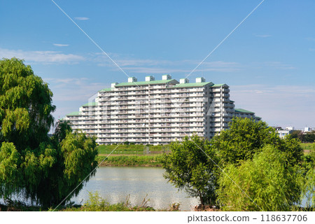 Noborito: A view of the Odakyu Line from the Tama River bank 118637706
