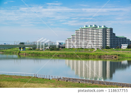 Noborito: A view of the Odakyu Line from the Tama River bank Noborito: A view of the Odakyu Line from the Tama River bank 118637755