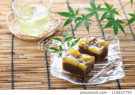 Steamed Chestnut Yokan - Autumn Japanese Sweets Steamed Chestnut Yokan and Cold Tea 118637793