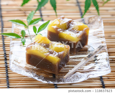 Steamed Chestnut Yokan - Autumn Japanese Sweets - Steamed Chestnut Yokan Arrangement 118637823