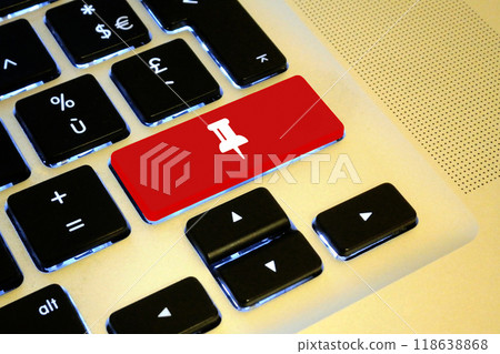 Push-pin key 118638868