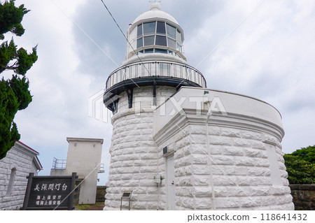 山陰地區最古老的三保關燈塔伸入日本海（島根縣松江市） 118641432