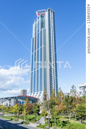 晴天時位於大阪市住之江區的大阪府咲島政府大樓(咲島宇宙塔) 晴天時位於大阪市住之江區的大阪府咲島政府大樓(咲島宇宙塔) 118645024