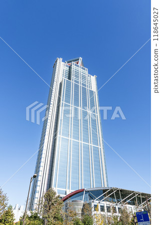 晴天時位於大阪市住之江區的大阪府咲島政府大樓(咲島宇宙塔) 晴天時位於大阪市住之江區的大阪府咲島政府大樓(咲島宇宙塔) 118645027
