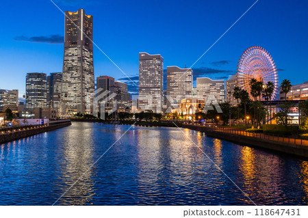 <Kanagawa Prefecture> Night view from Bankokubashi Bridge in Yokohama Minato Mirai <Kanagawa Prefecture> Night view from Bankokubashi Bridge in Yokohama Minato Mirai 118647431