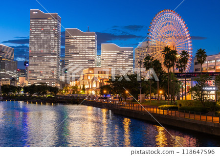 <Kanagawa Prefecture> Night view from Bankokubashi Bridge in Yokohama Minato Mirai <Kanagawa Prefecture> Night view from Bankokubashi Bridge in Yokohama Minato Mirai 118647596