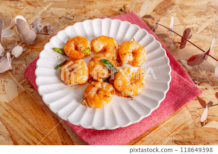 garlic shrimp  118649398
