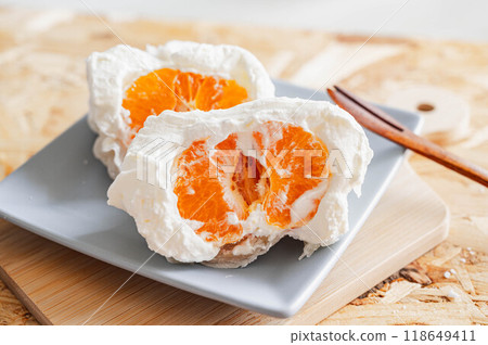 Homemade orange cream daifuku 118649411