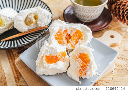 Homemade cream daifuku for tea time 118649414