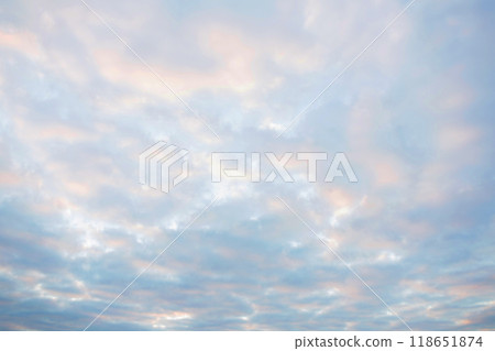 Lighter sky with pink and blue gloom 118651874