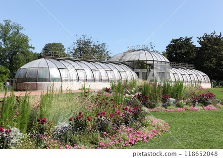 Holland greenhouse of agave in parc de la tete d'or in Lyon, France 118652048