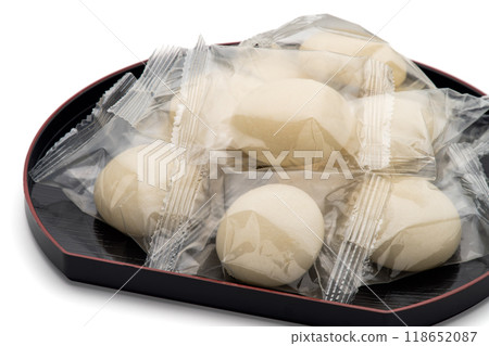 Individually wrapped round mochi Individually wrapped round mochi 118652087