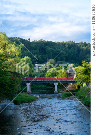 清晨從筏橋上看到的飛驒高山中橋 118653636