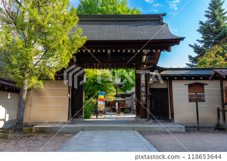 Hida Takayama, Hida Kokubunji Temple front gate in early summer 118653644