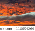 詭異的紅色夕陽雲 118654269