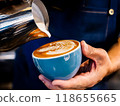Latte Art Barista 118655665