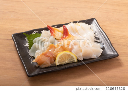 什錦貝類和生魚片 118655828