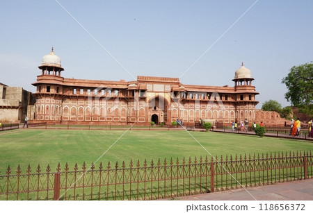 Jahangir Palace in Agra Fort (Agra, India) Jahangir Palace in Agra Fort (Agra, India) 118656372