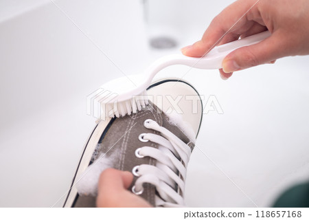 Wash your shoes 118657168