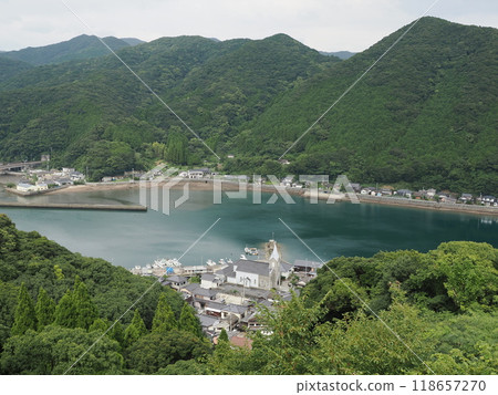 從熊本縣天草市河浦町崎津市教堂山天文台公園看到的崎津教堂 118657270