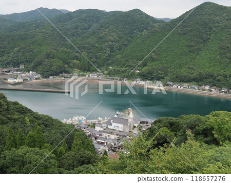 從熊本縣天草市河浦町崎津市教堂山天文台公園看到的崎津教堂 118657276