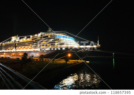 Cruise ship Westerdam 118657395