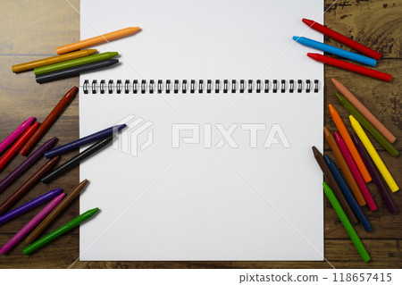 Sketchbook and crayon 118657415