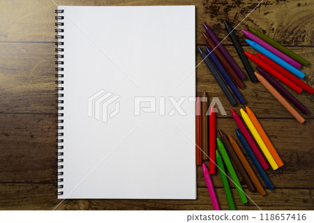 Sketchbook and crayon 118657416