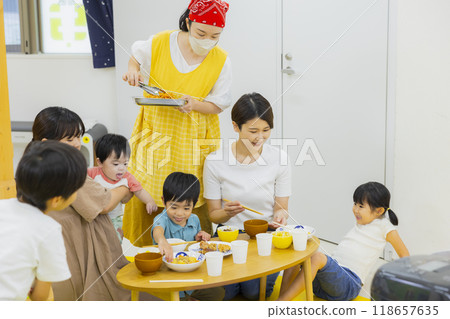 兒童食堂圖片 兒童食堂圖片 118657635