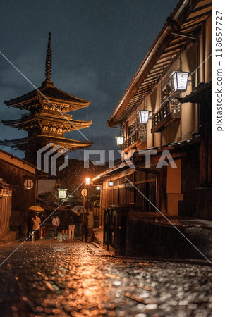 [京都] 雨夜_法隆寺、五層塔_一年坂、二年坂、三年坂 118657727