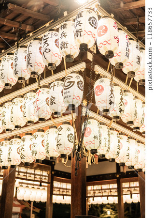 [Kyoto] Yasaka Shrine_Rainy night and lanterns 118657733