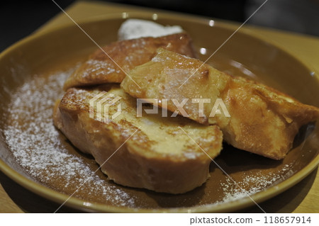 French toast of French bread 118657914