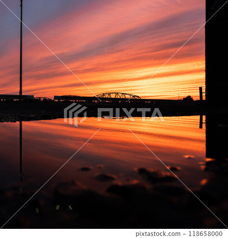 【莊內風景】夕陽和水坑的倒影 118658000