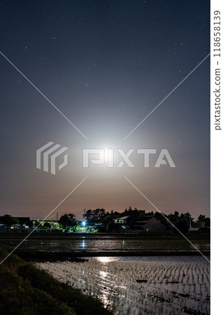 [Shonai scenery] Rice fields and moonlight 118658139