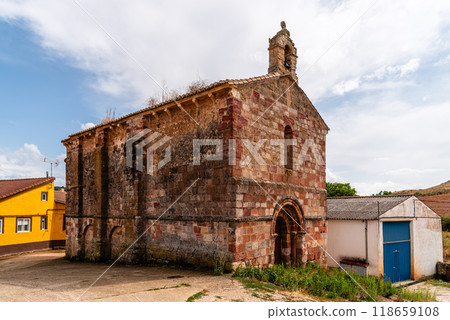Romanesque church of San Vicente in Palencia, Spain, exterior view 118659108