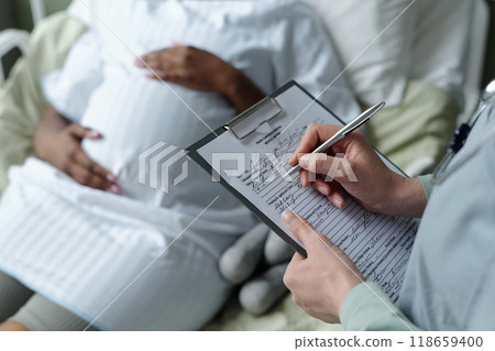 Documenting Medical Information While Providing Care 118659400