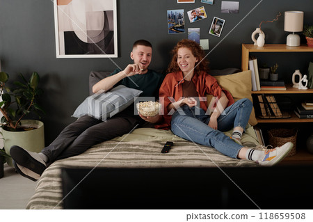 Guy explaining details of movie scene Guy explaining details of movie scene 118659508