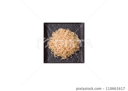 Rice noodles with mushrooms, vegetables, spices and herbs 118661617