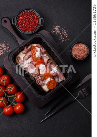 Sandwich with brioche bun, roast beef, tomatoes, stracciatello Sandwich with brioche bun, roast beef, tomatoes, stracciatello 118661729