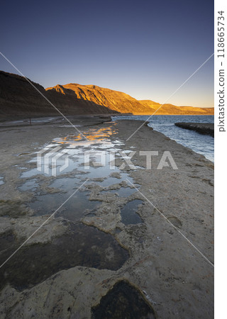 Coastal landscape with cliffs in Peninsula Valdes, World Heritage Site, Patagonia Argentina 118665734