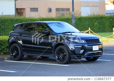 SUV vehicle image 118667377