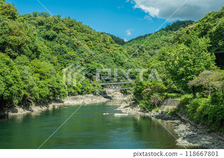 Scenery of the upstream of the Uji River, Uji City, Kyoto Prefecture 118667801