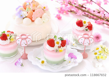 可愛的女兒節三色布丁、淡雪草莓、珍珠白草莓、花蛋糕 118667832