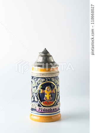 German beer mug with lid on white background German beer mug with lid on white background 118668027